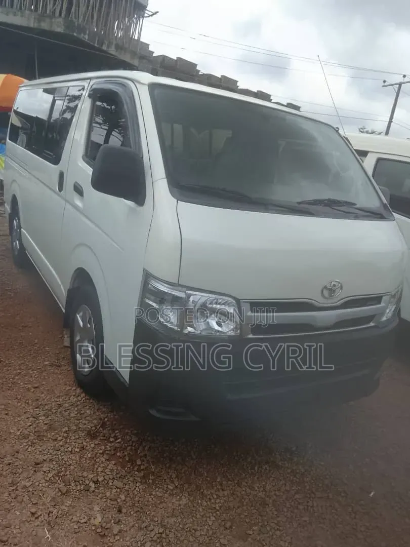 Toyota HiAce 2012 White
