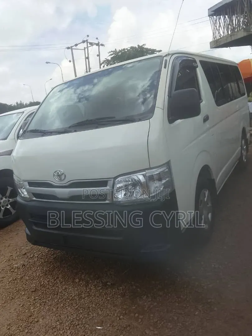 Toyota HiAce 2012 White