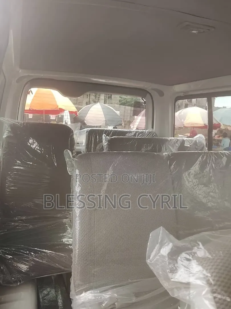Toyota HiAce 2012 White