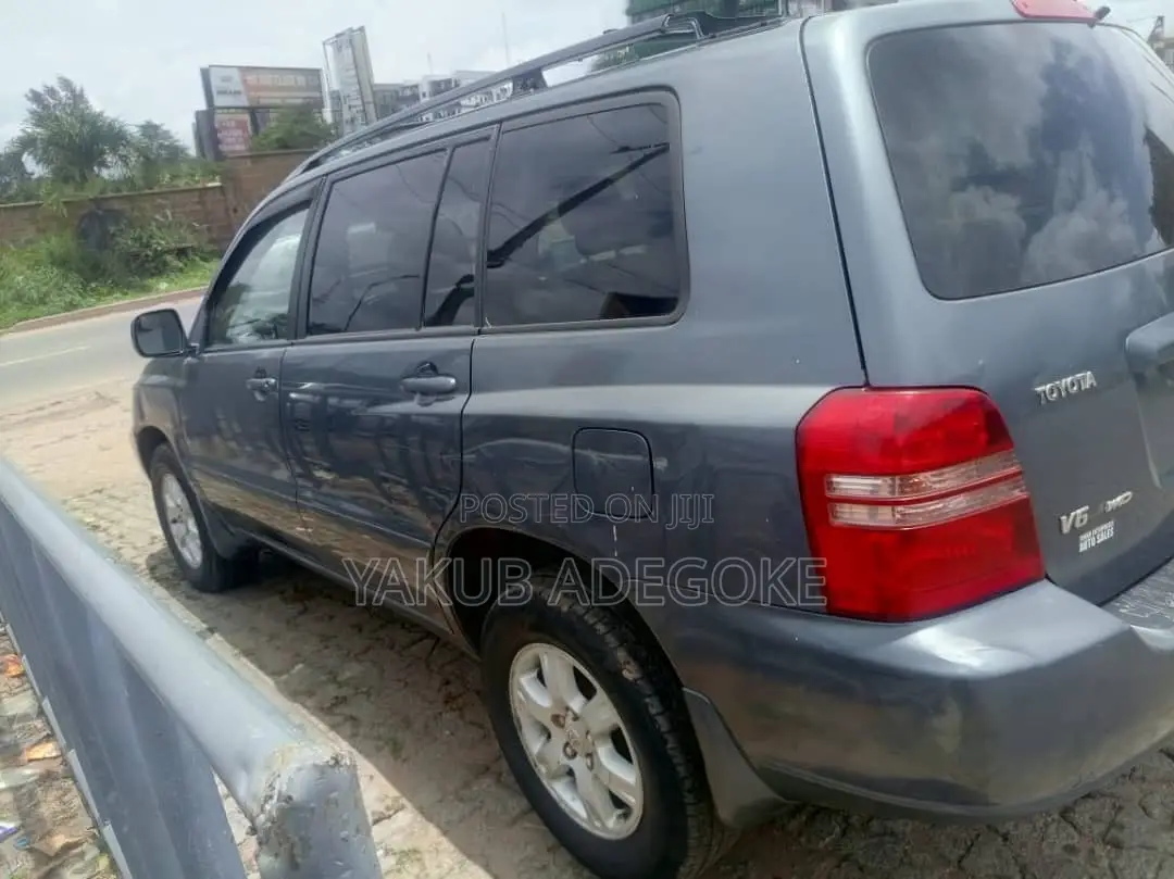 Toyota Highlander 2004 Blue