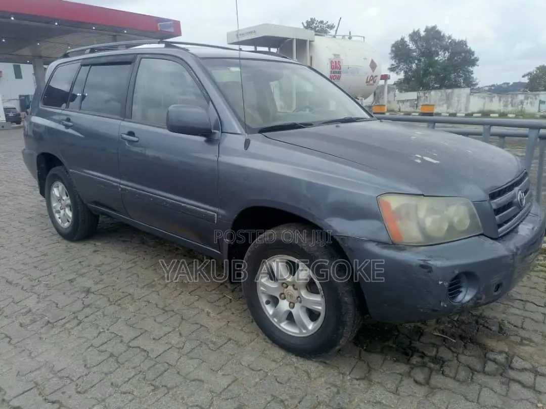 Toyota Highlander 2004 Blue