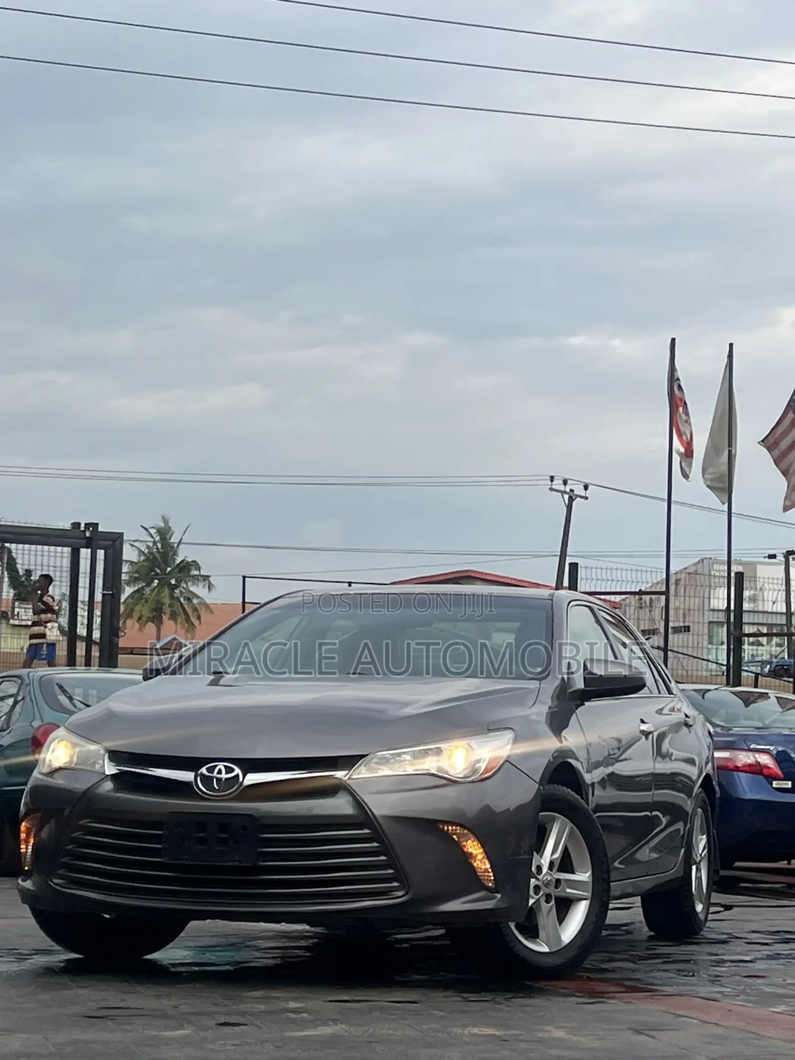Toyota Camry LE 4dr Sedan (2.5L 4cyl 6A) 2016 Gray