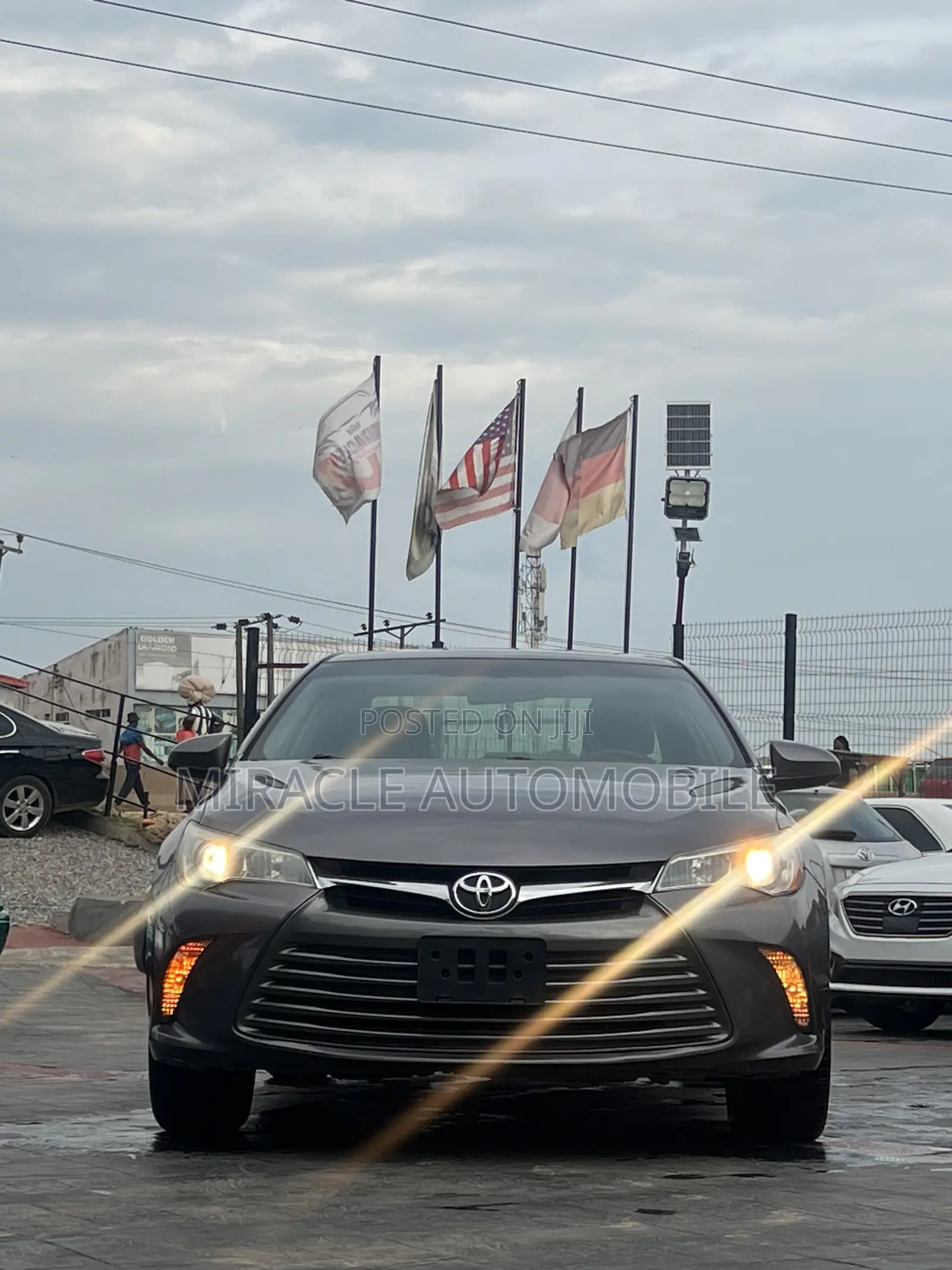 Toyota Camry LE 4dr Sedan (2.5L 4cyl 6A) 2016 Gray