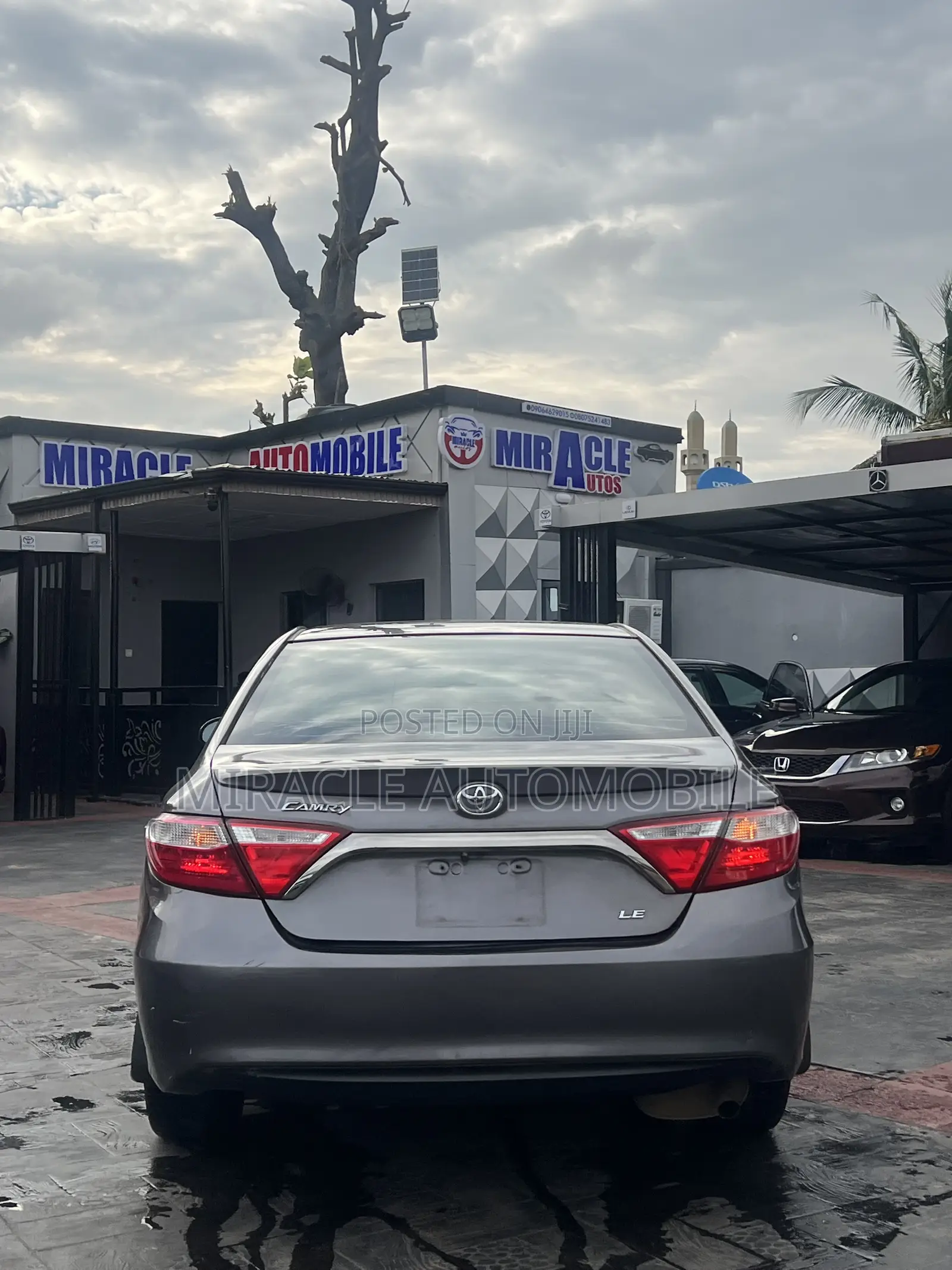 Toyota Camry LE 4dr Sedan (2.5L 4cyl 6A) 2016 Gray