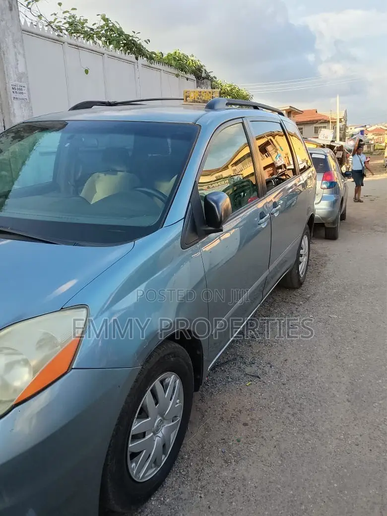 Toyota Sienna 2005 Ivory