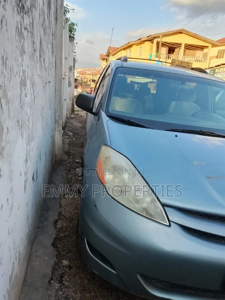 Toyota Sienna 2005 Ivory
