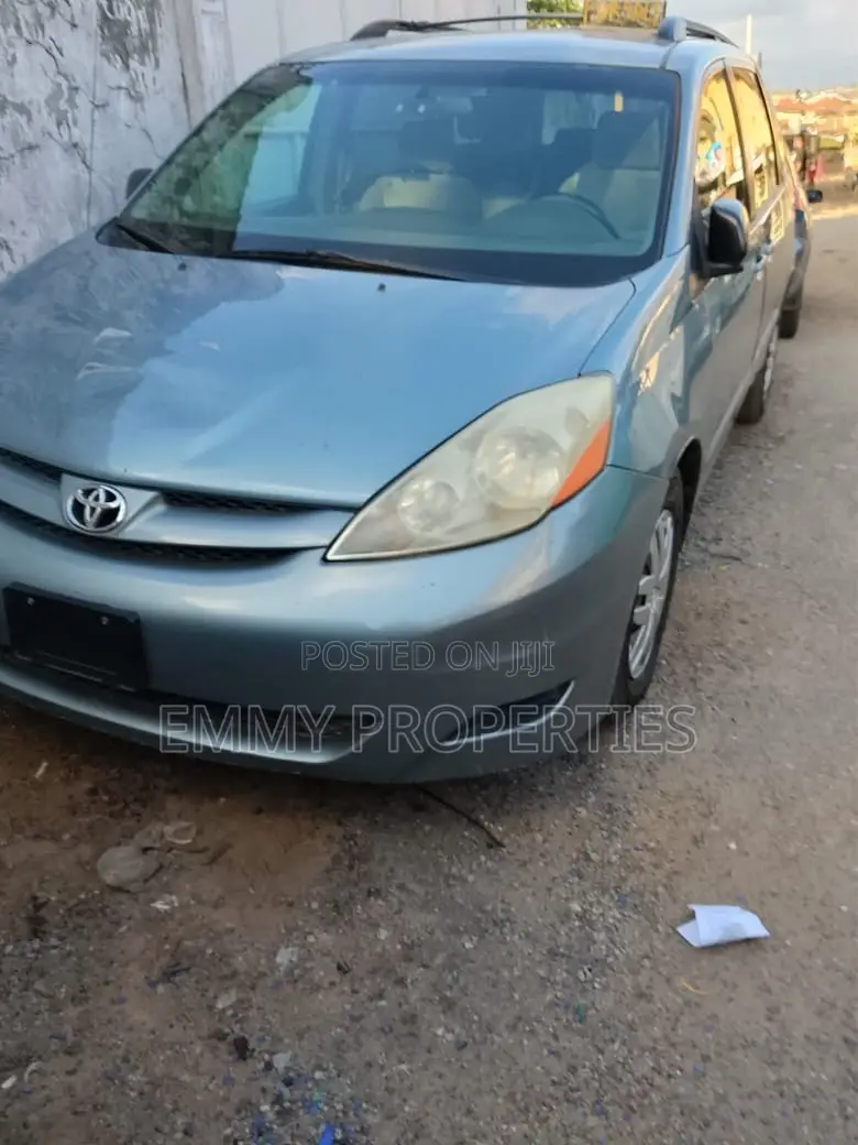 Toyota Sienna 2005 Ivory