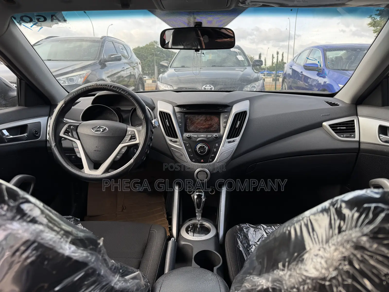 Hyundai Veloster 3dr Hatchback w/Black Interior (1.6L 4cyl 6AM) 2015