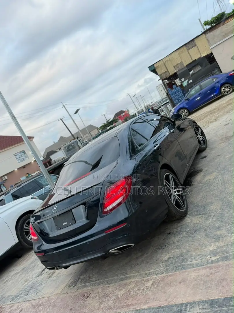 Mercedes-Benz E300 2018 Black