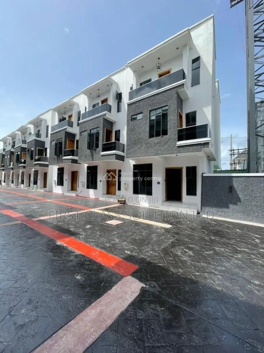 4bdrm Duplex in Chevy View Estate, for sale