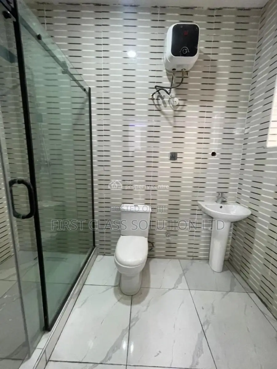 4bdrm Duplex in Chevy View Estate, for sale