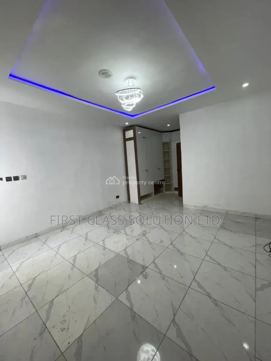 4bdrm Duplex in Chevy View Estate, for sale