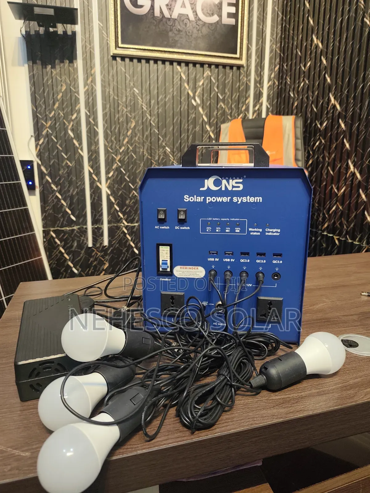1800w/1.4Kwh JCNS Solar Power Station