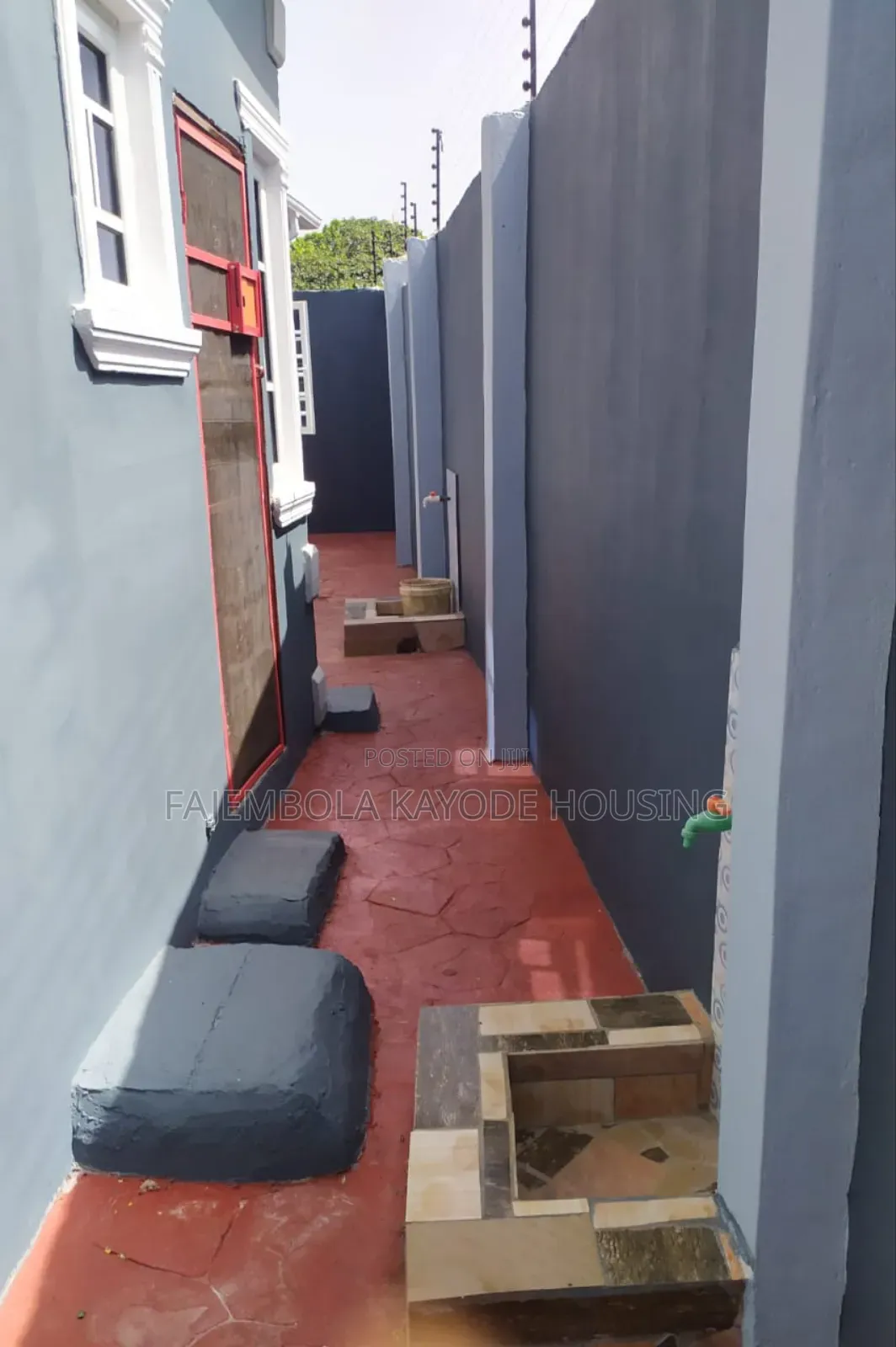 Mini Flat in Olodo Bank, Iwo Road for rent