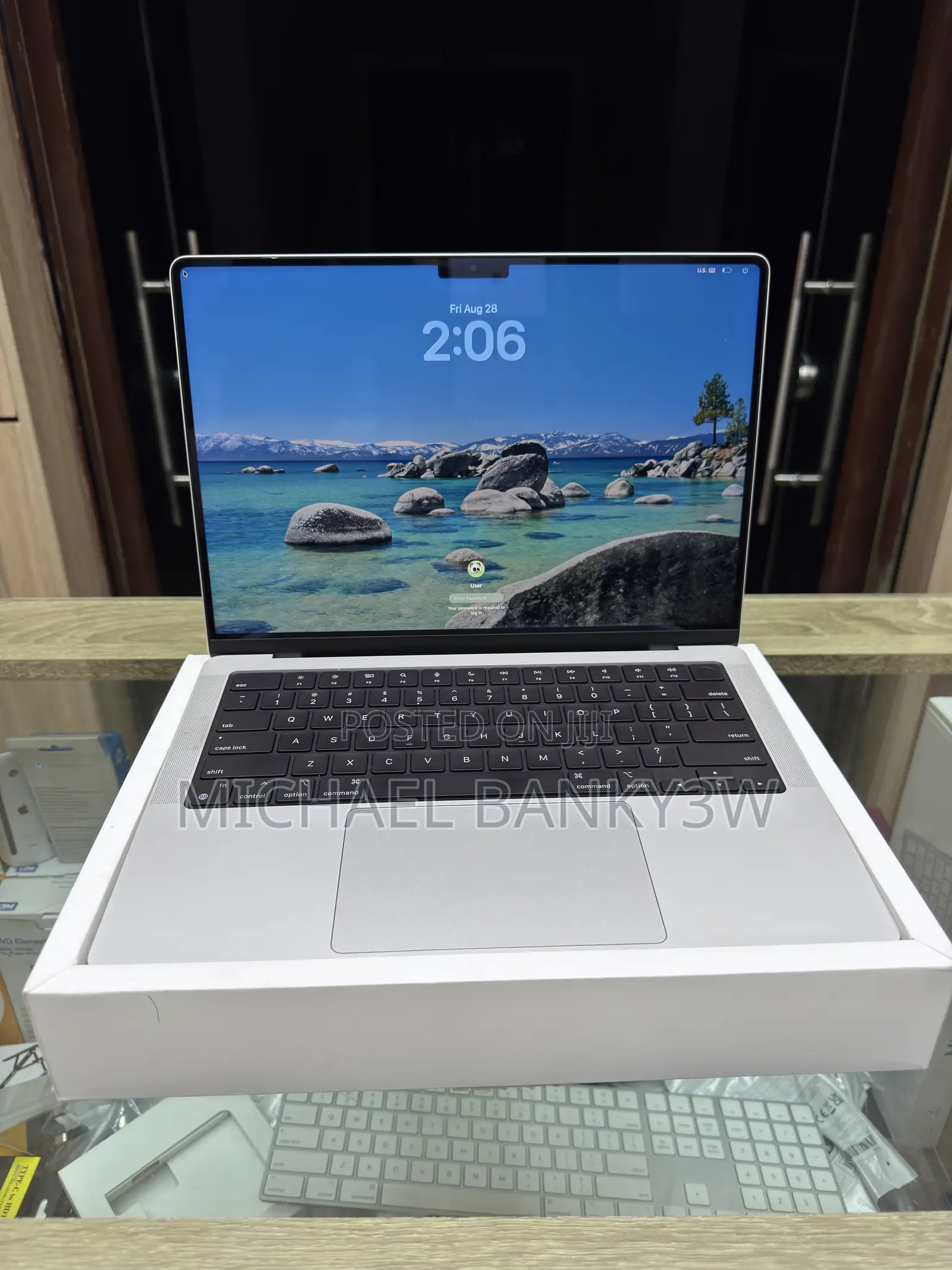 Laptop Apple MacBook Pro 2023 M3 Pro 18GB Apple M3 Pro SSD 512GB