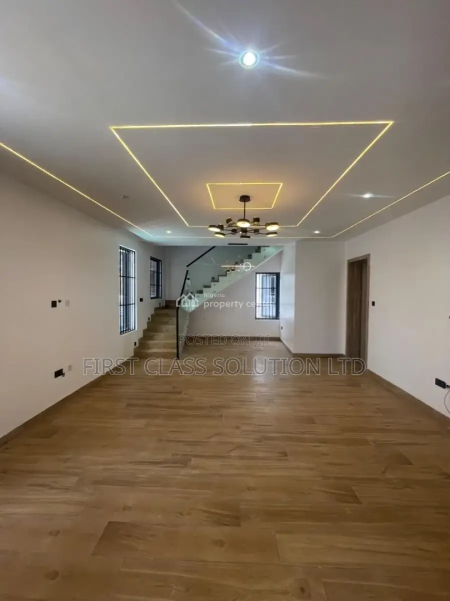 4bdrm Duplex in Off Monastery Road, for sale