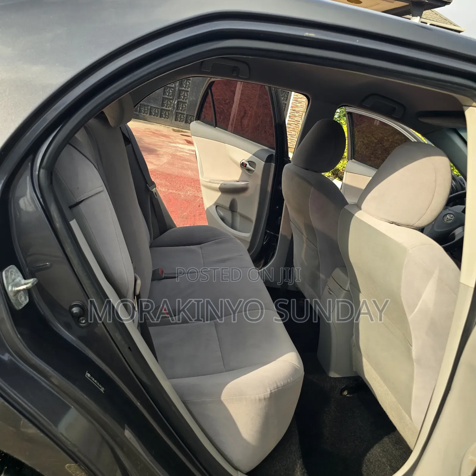 Toyota Corolla LE 4dr Sedan (1.8L 4cyl 4A) 2010 Gray