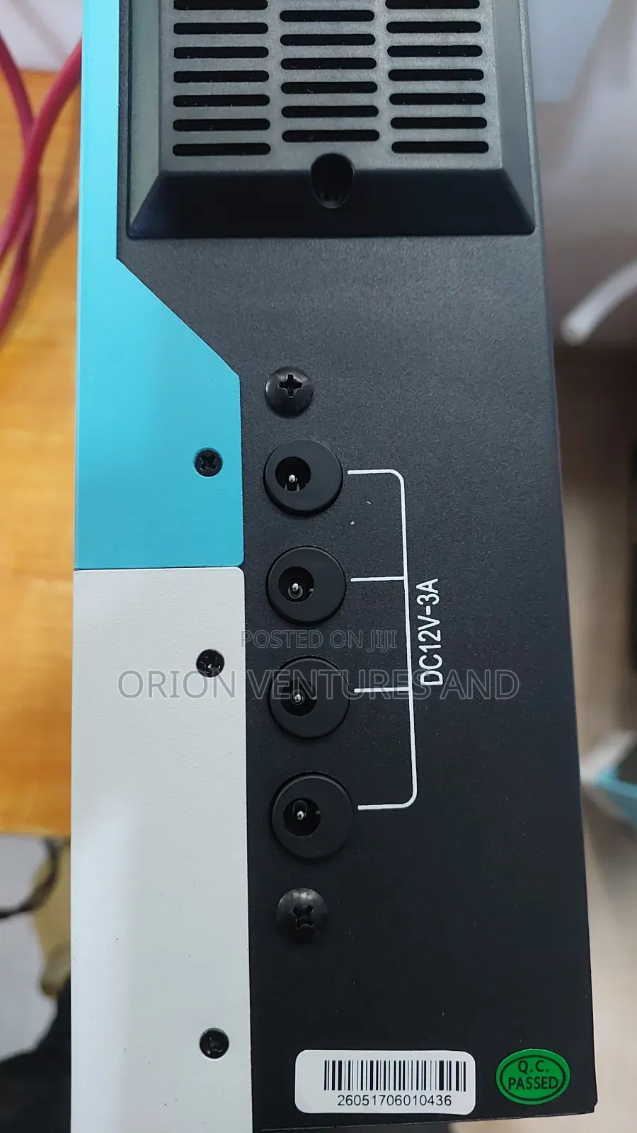 3.2kva 24V Hybrid Inverter + Extra 4 DC 12V 3amp Outputs