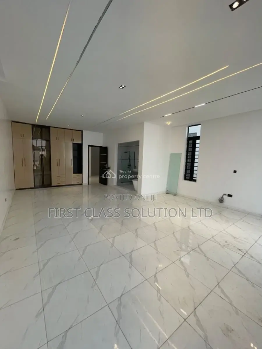 5bdrm Duplex in Ikota Villa Estate, for sale