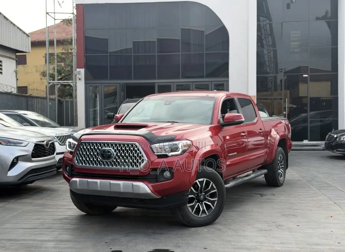 Toyota Tacoma 2022 Red