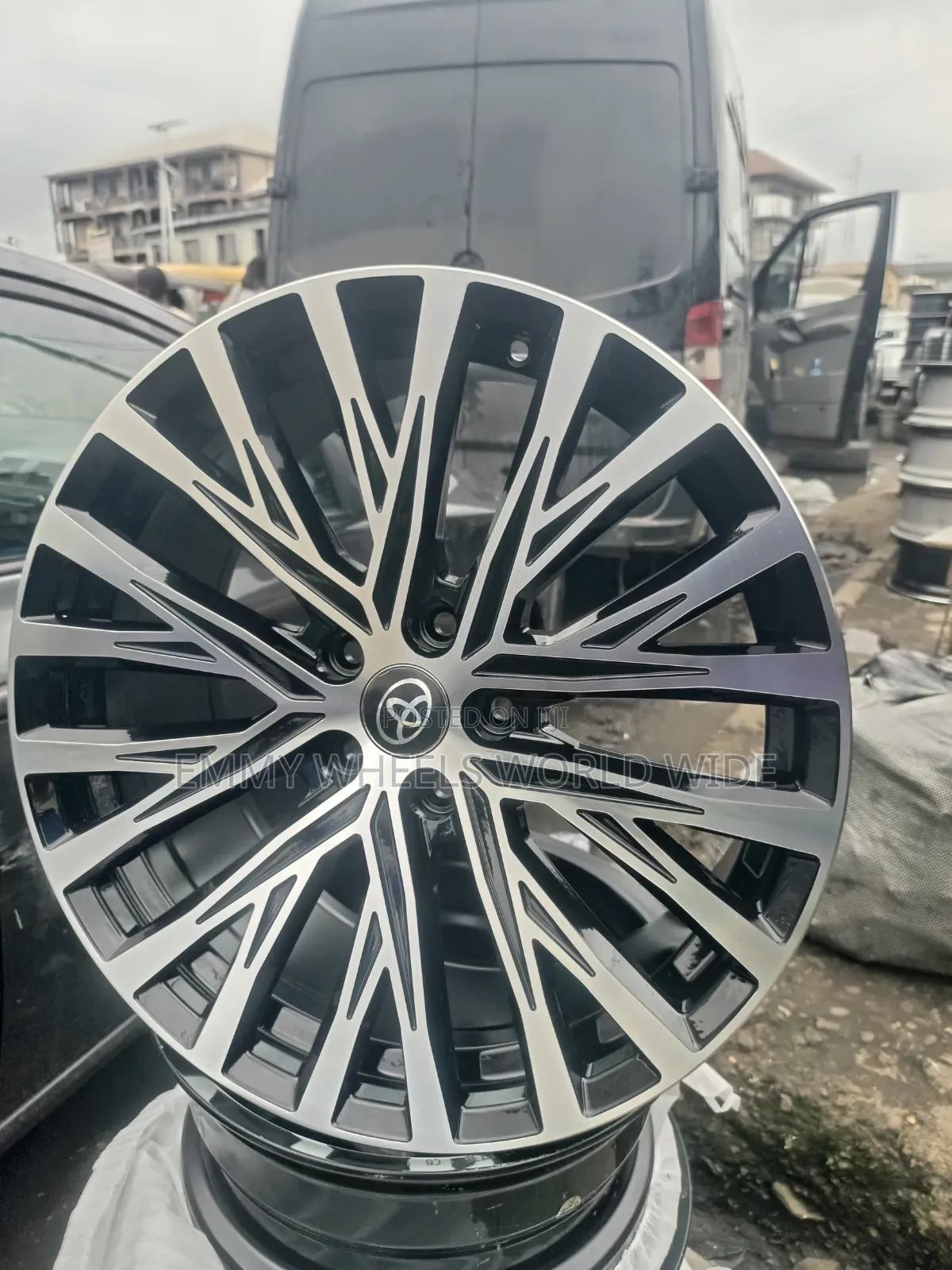 19inches for Toyota Highlander ,Venza Black and Stainless Available