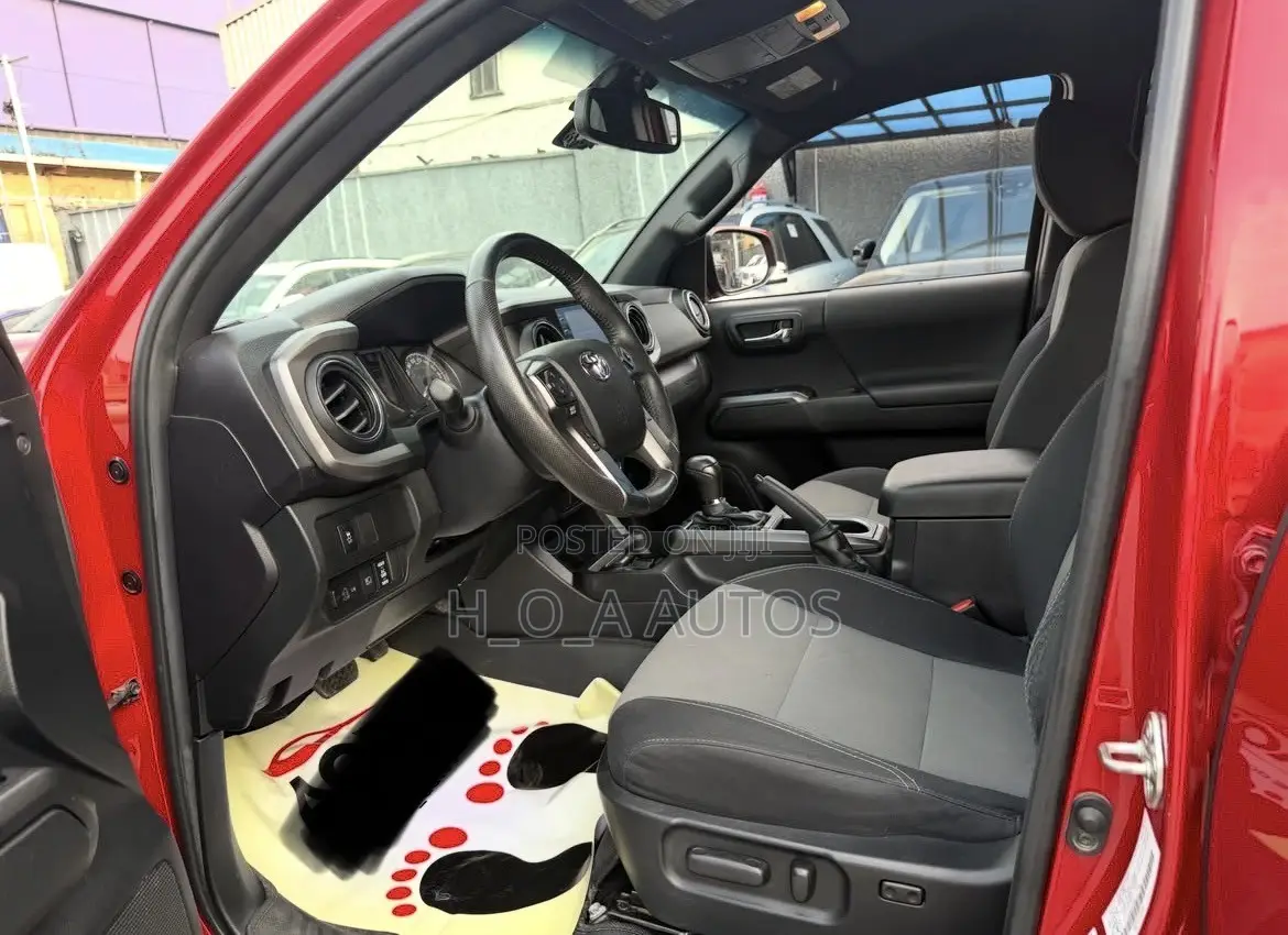 Toyota Tacoma 2022 Red