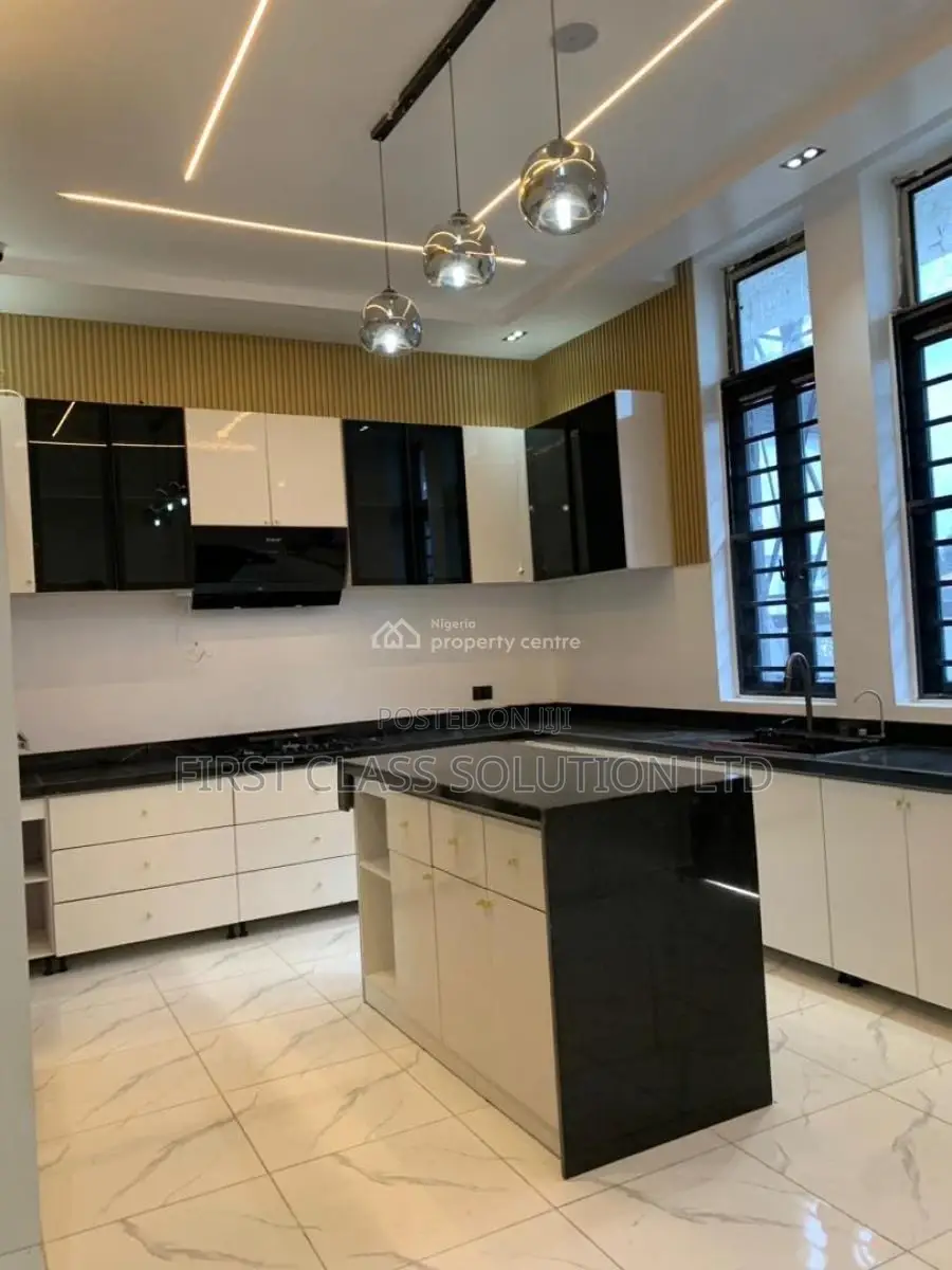 5bdrm Duplex in Harris Drive, Vgc, for sale