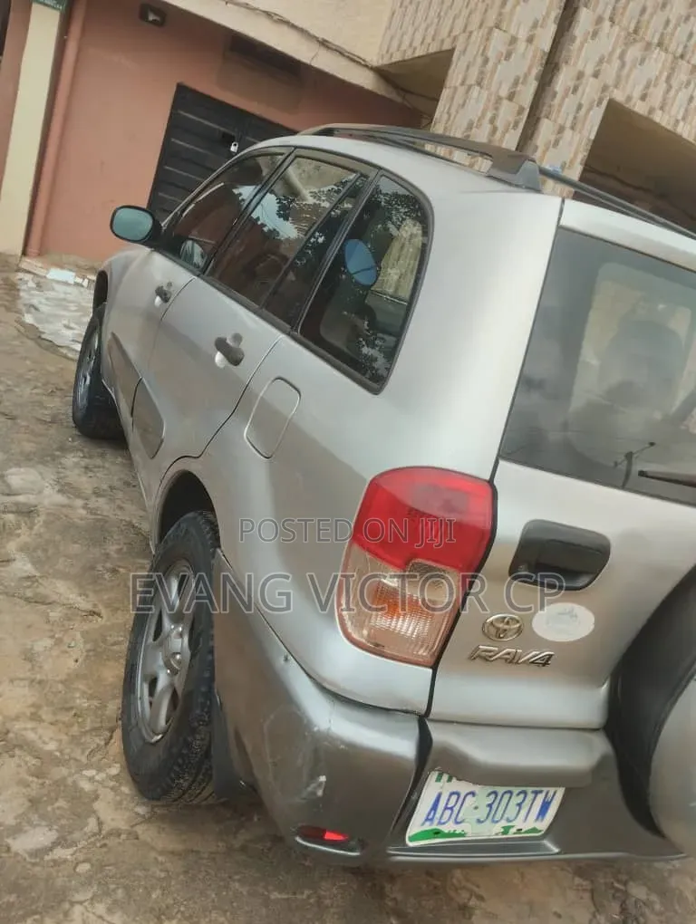 Toyota RAV4 Automatic 2004 Gray