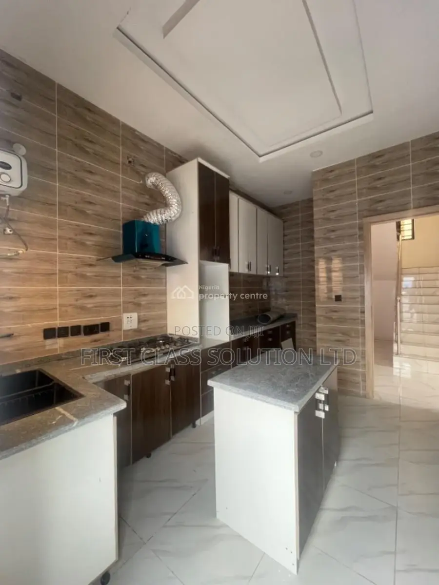 5bdrm Duplex in Ajah, Lagos for sale