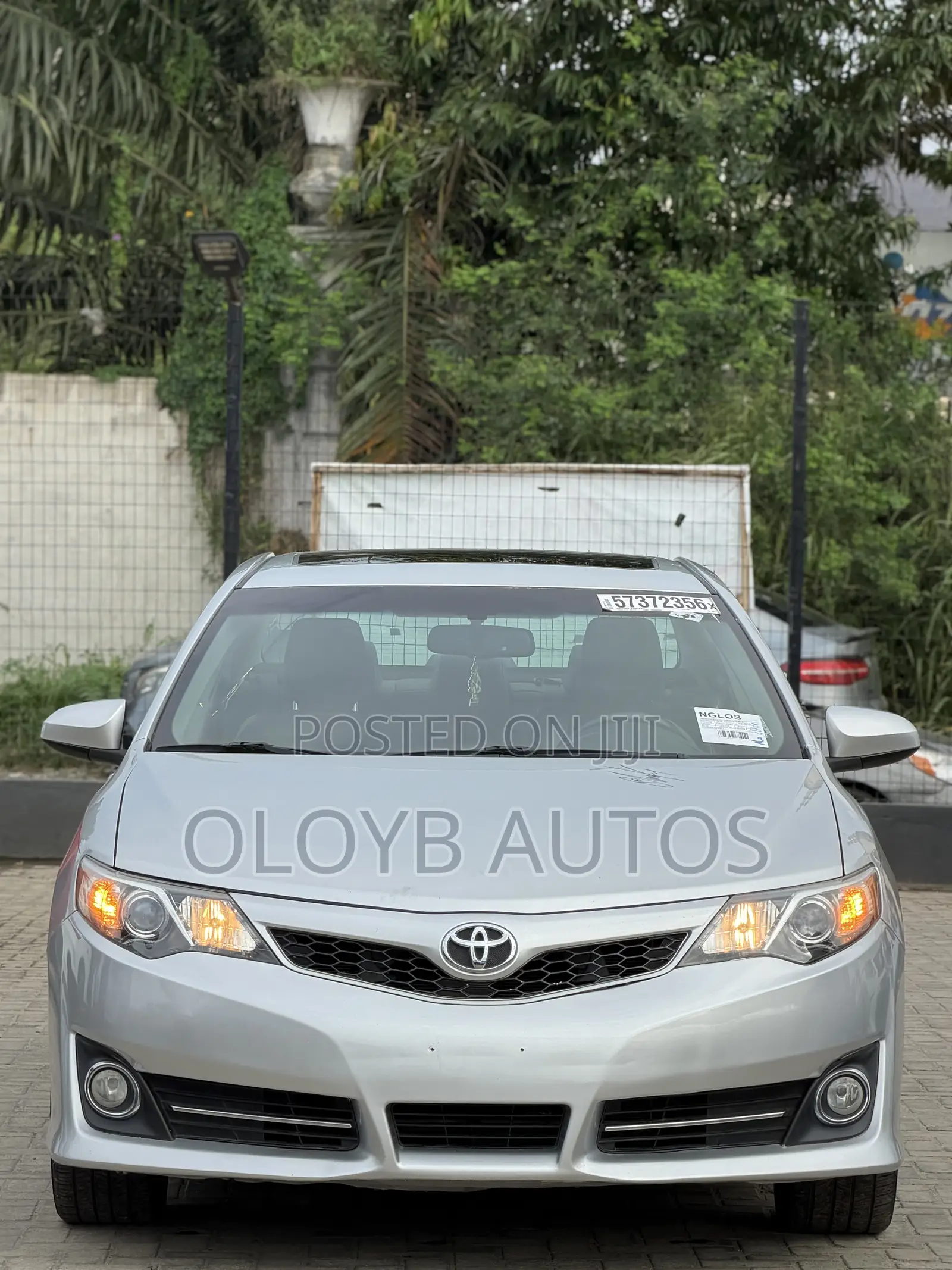 Toyota Camry SE V6 4dr Sedan (3.5L 6cyl 6A) 2013 Silver