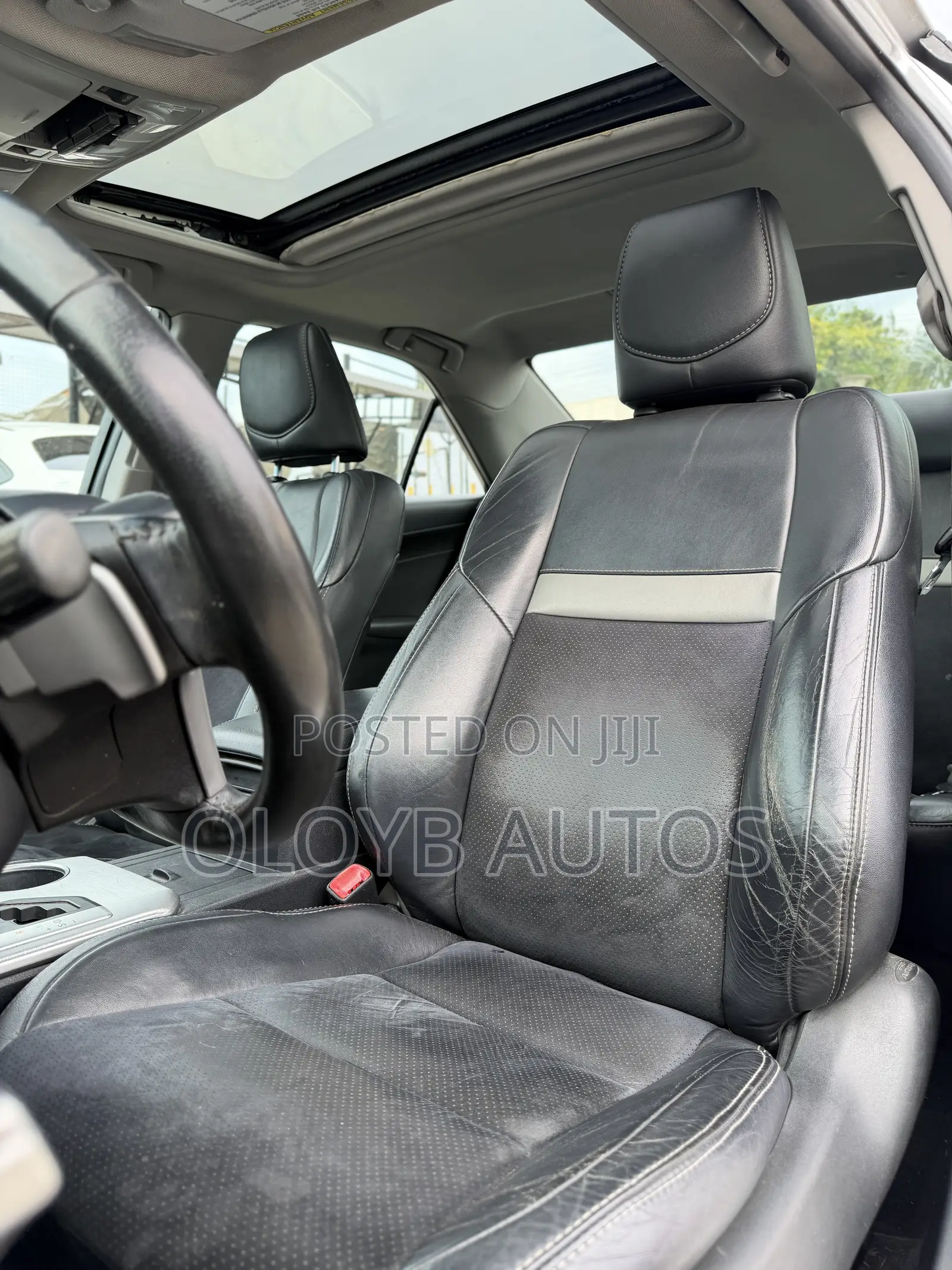 Toyota Camry SE V6 4dr Sedan (3.5L 6cyl 6A) 2013 Silver
