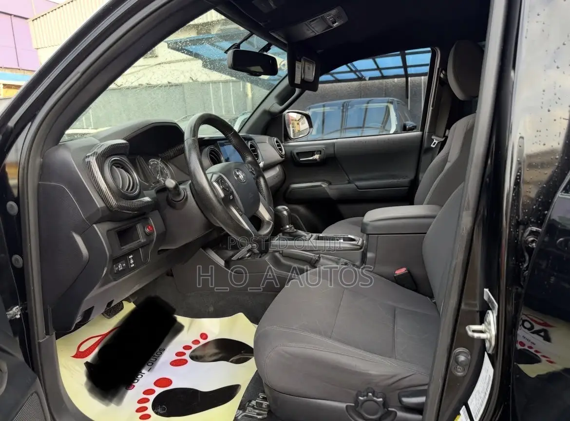 Toyota Tacoma 2017 Black