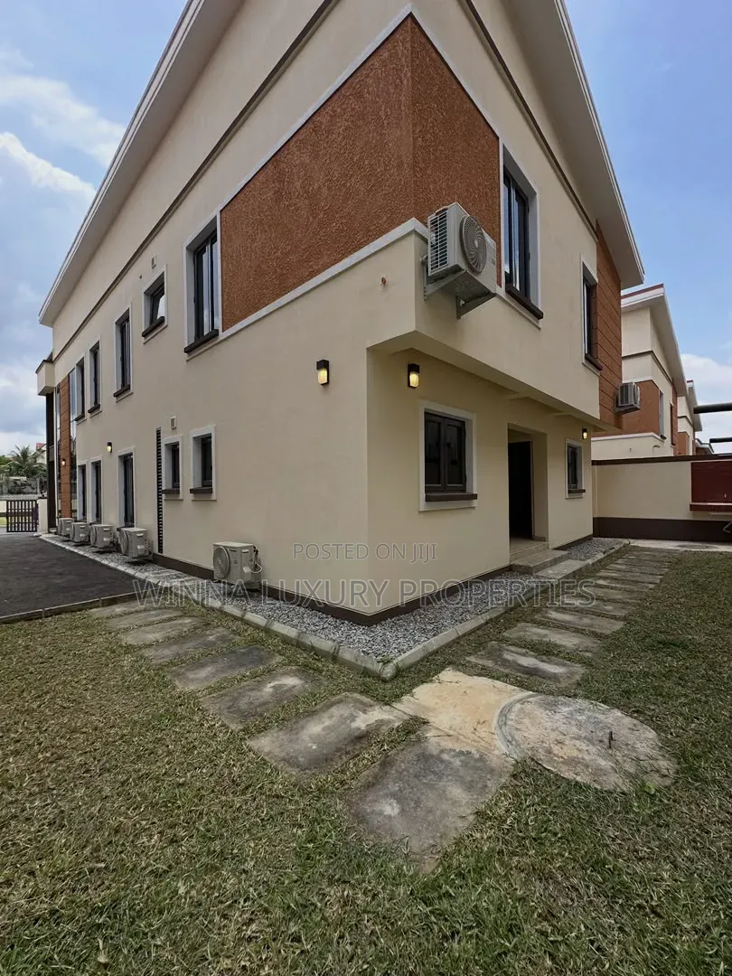 5bdrm Duplex in Life Camp Main for sale