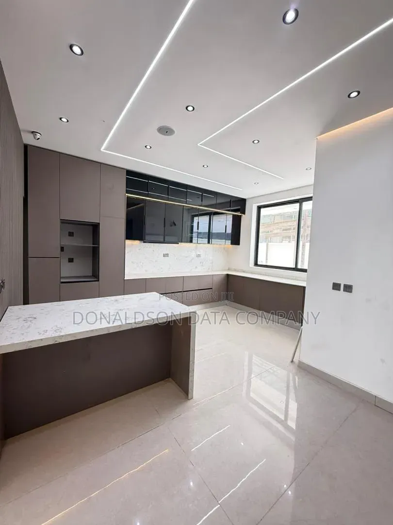Furnished 5bdrm Duplex in Banana Island for sale