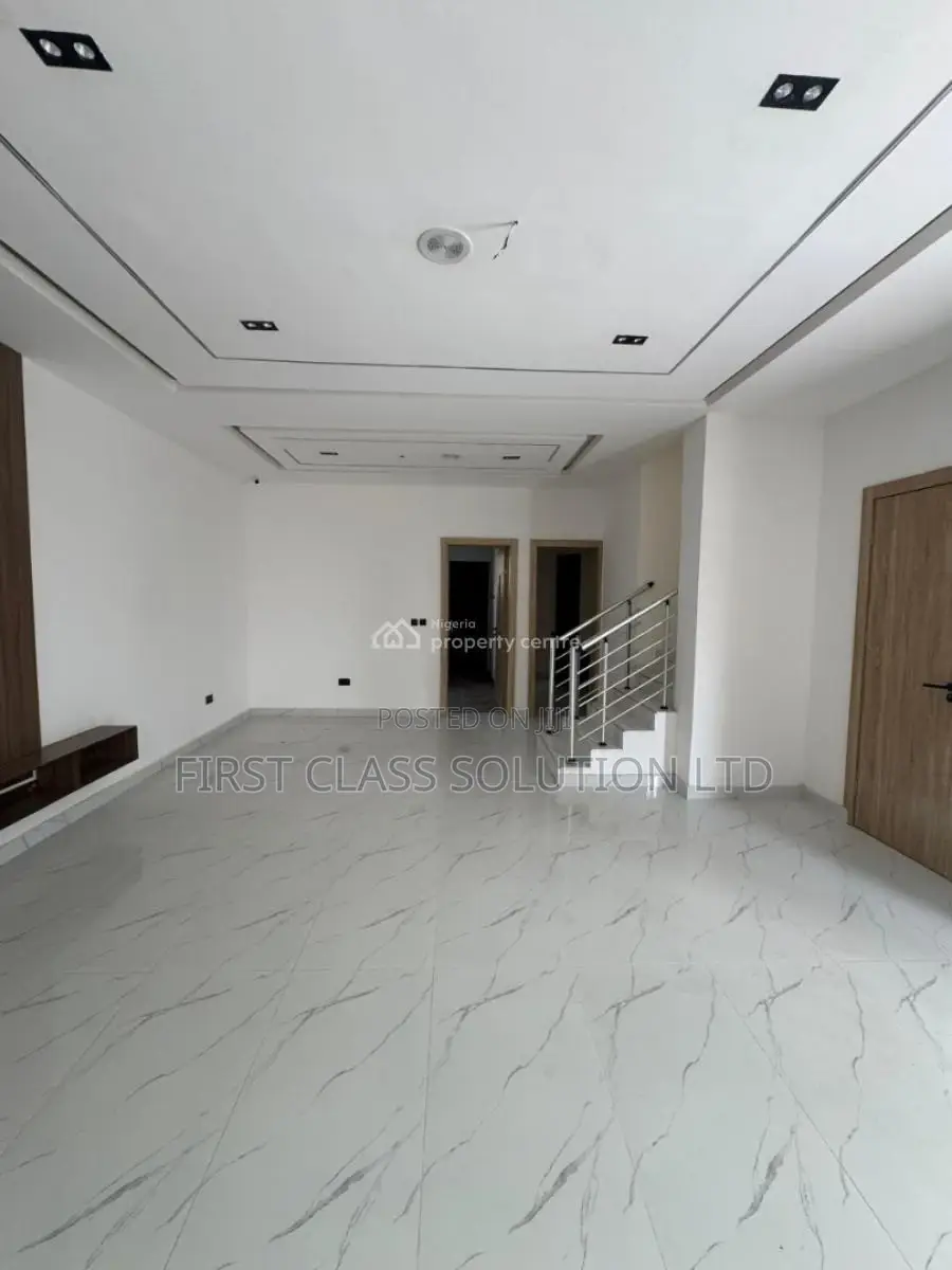 4bdrm Duplex in New Road, Lekki, for sale