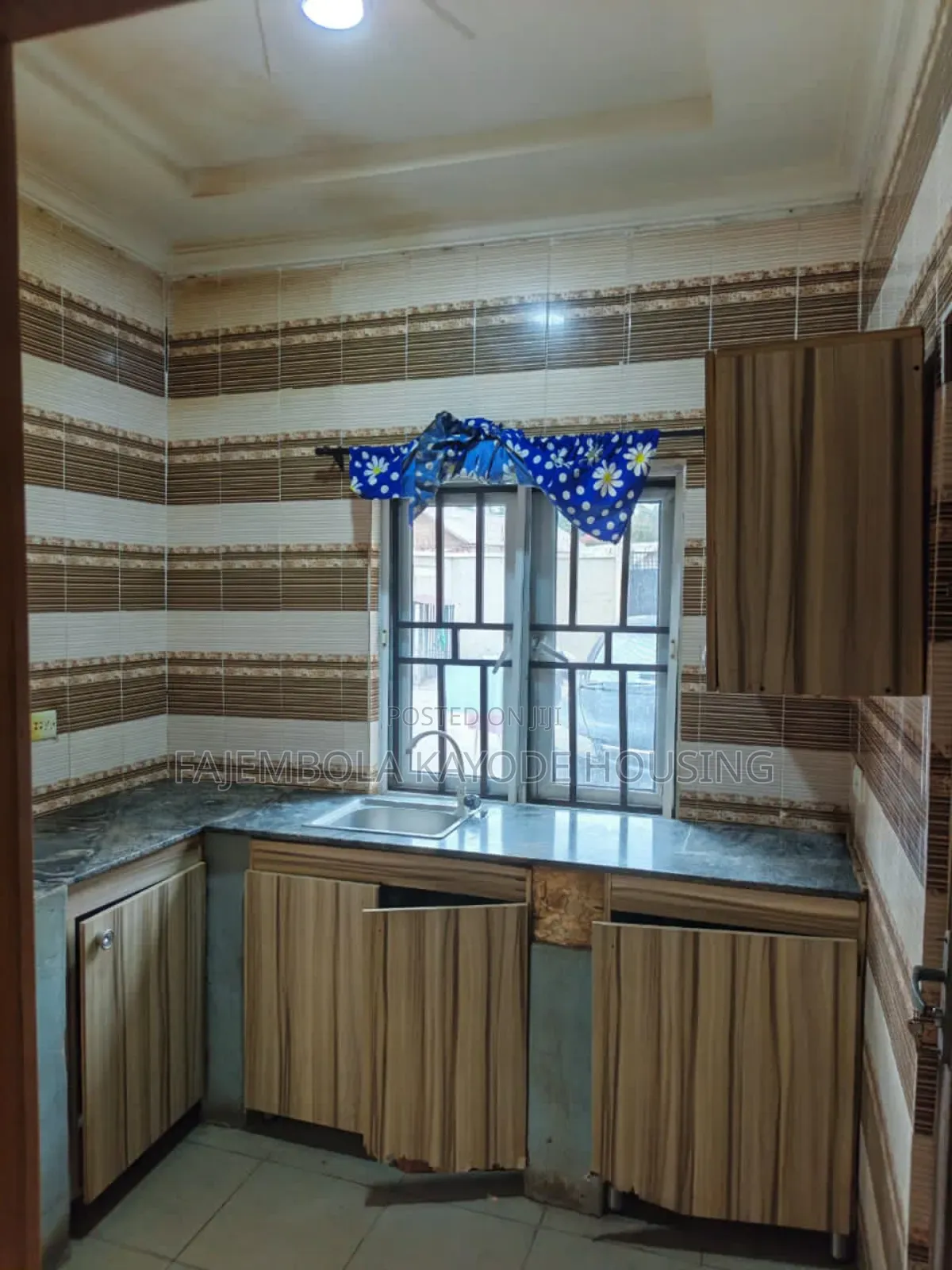 2bdrm Bungalow in Alaaka, Elebu, Oluyole Estate for rent
