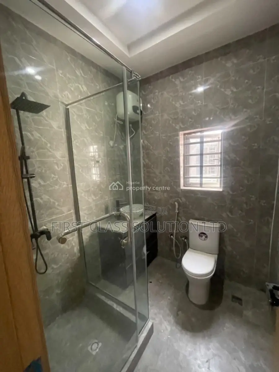 5bdrm Duplex in Off Abraham for sale