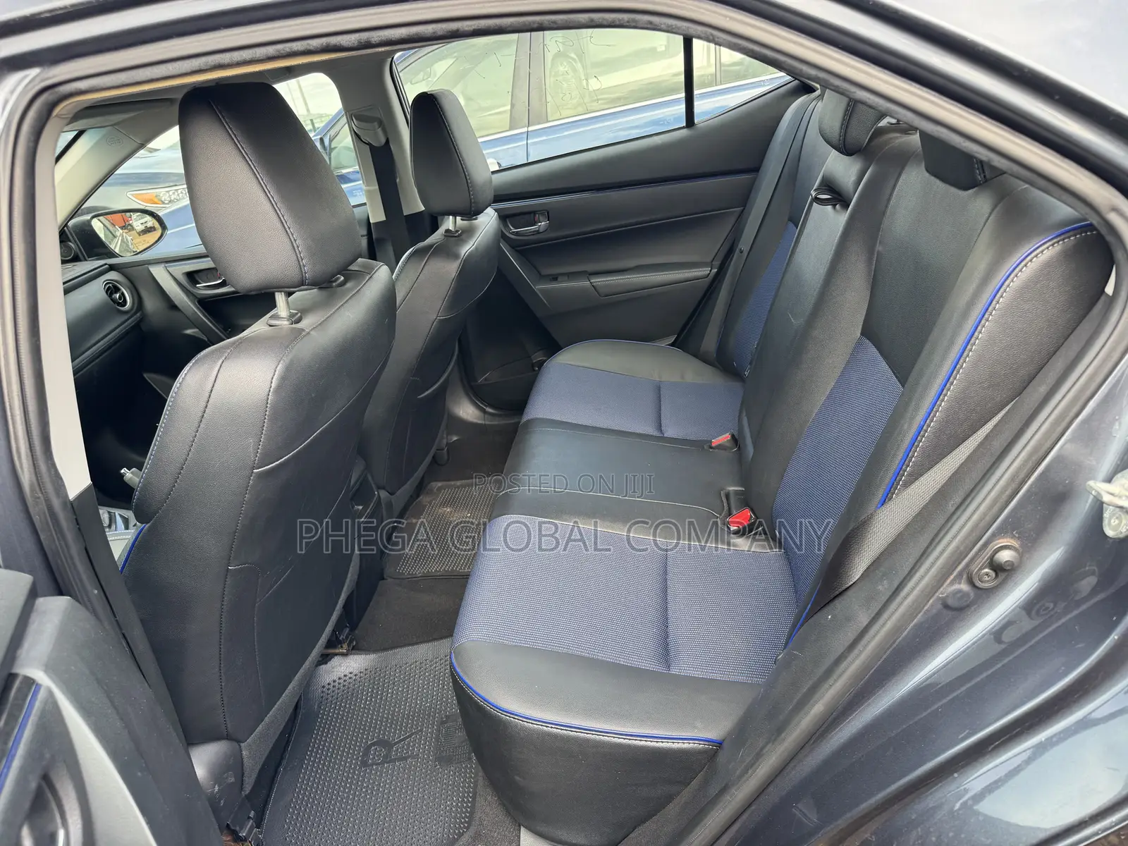 Toyota Corolla SE (1.8L 4cyl 6M) 2019 Gray