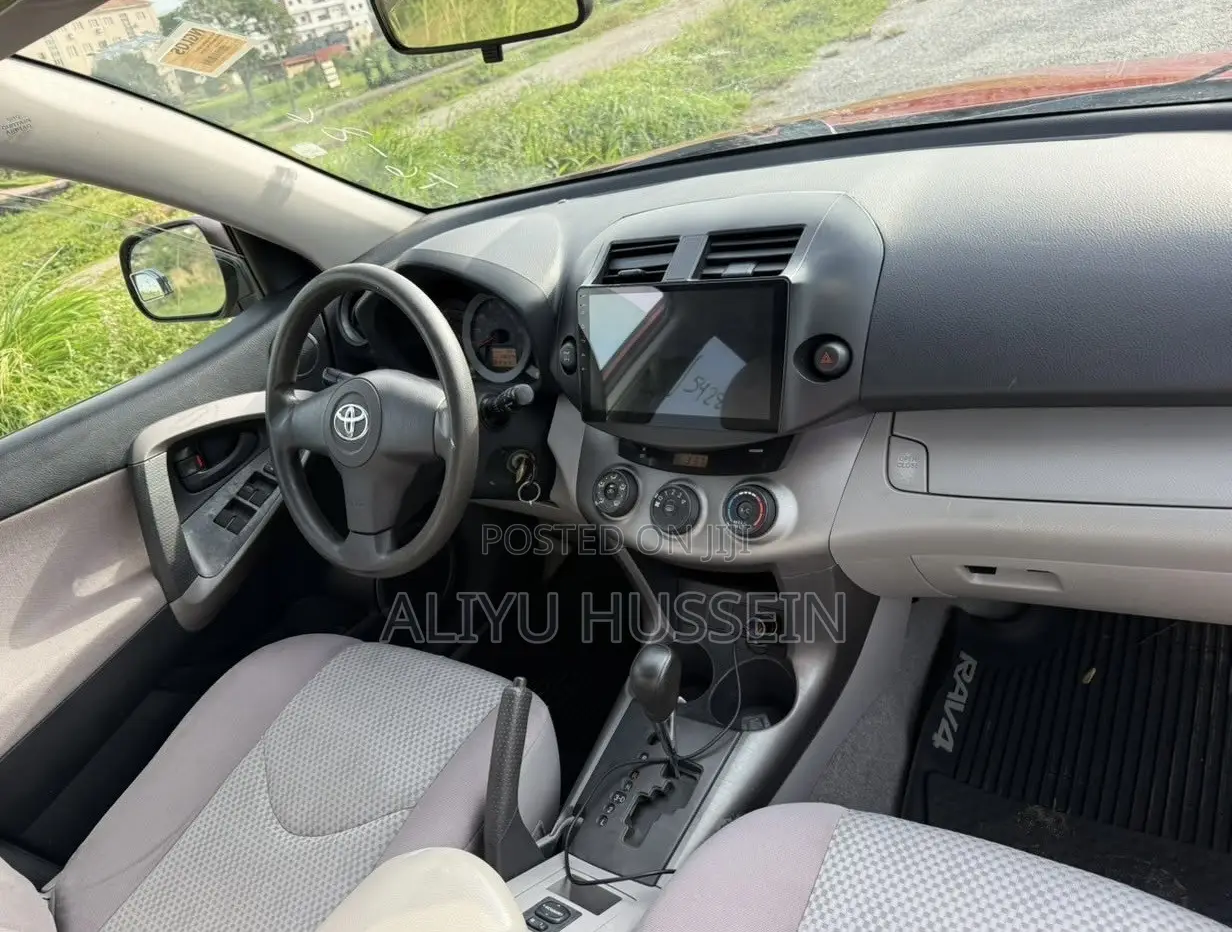 Toyota RAV4 2010 Red