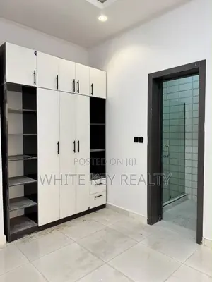 3bdrm Apartment in Lekki Scheme 2, Peninsula Estate for rent