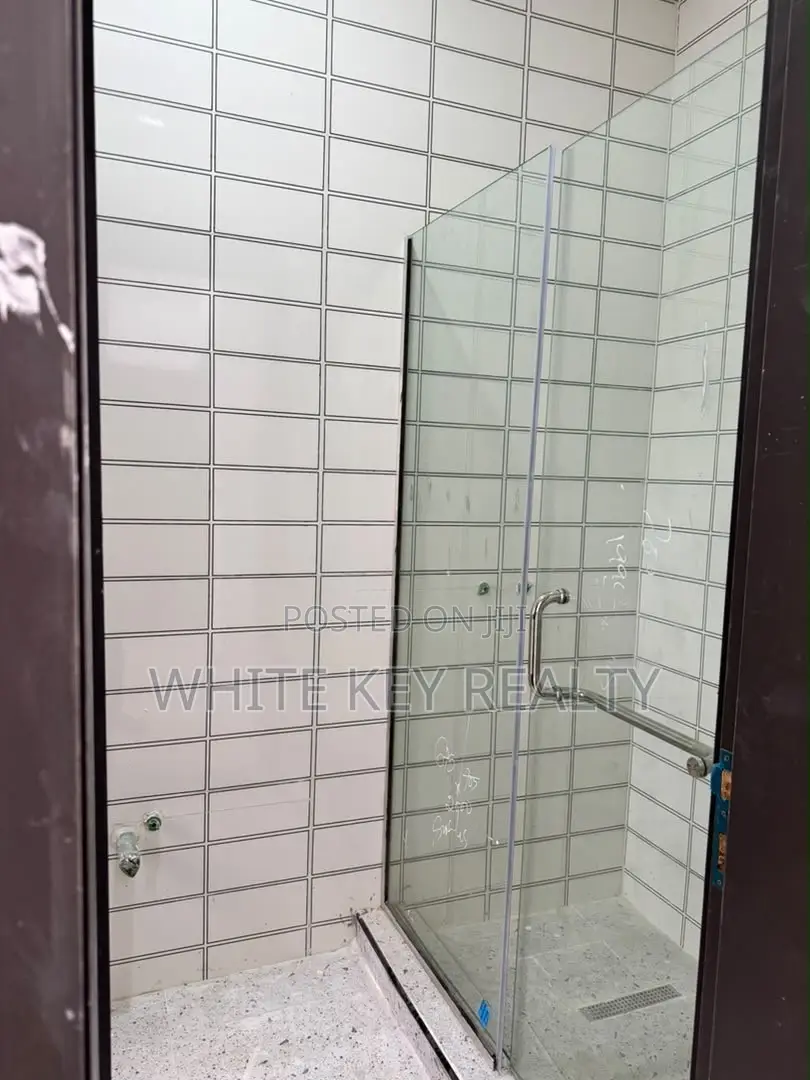 3bdrm Apartment in Lekki Scheme 2, Peninsula Estate for rent