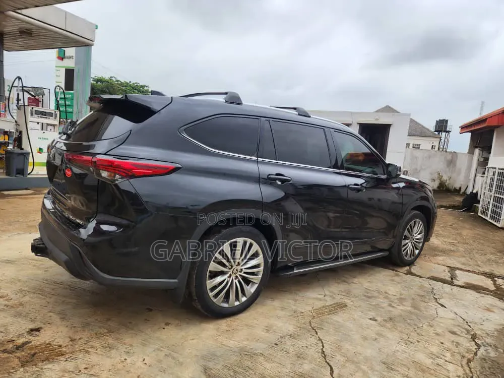Toyota Highlander Platinum 2021 Black