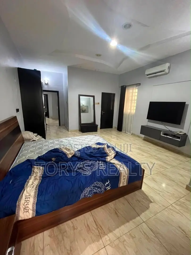 4bdrm Apartment in Chevron for rent