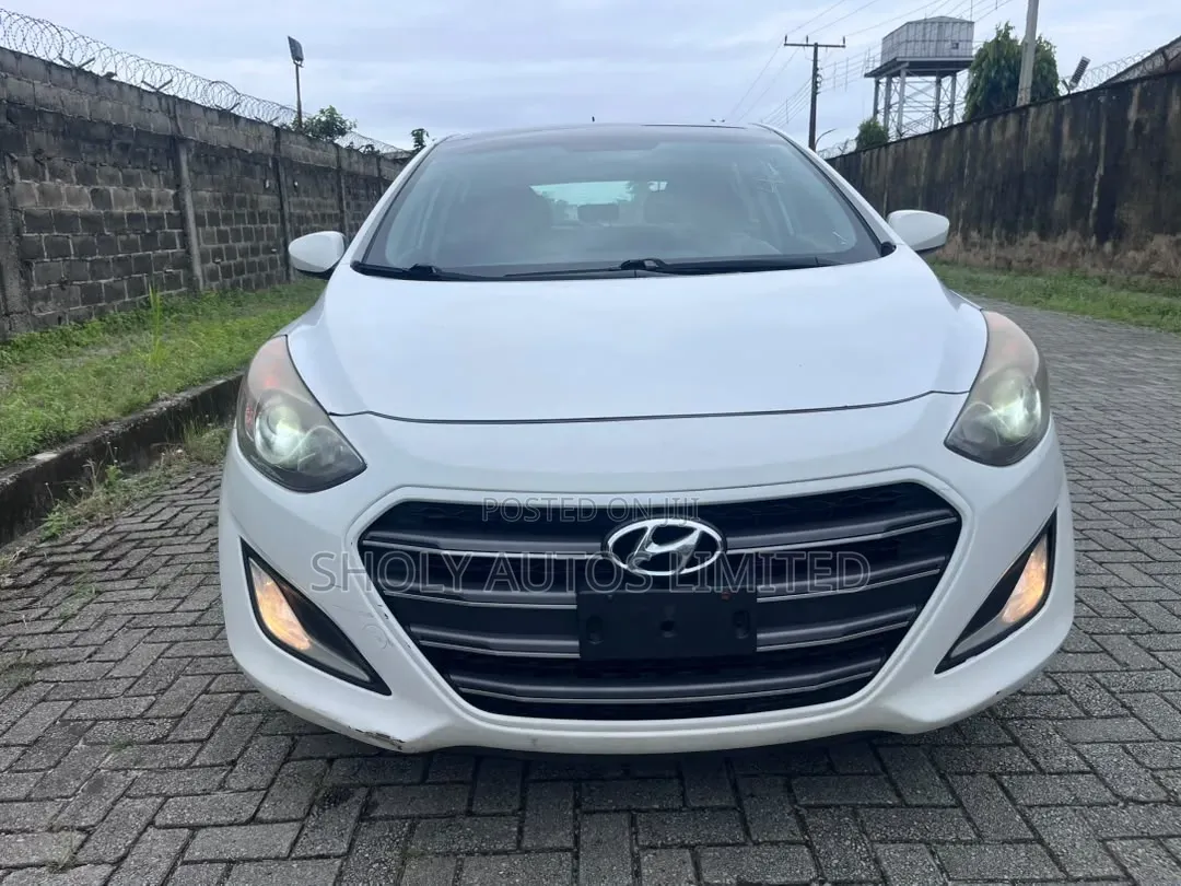 Hyundai Elantra Limited 2018 White