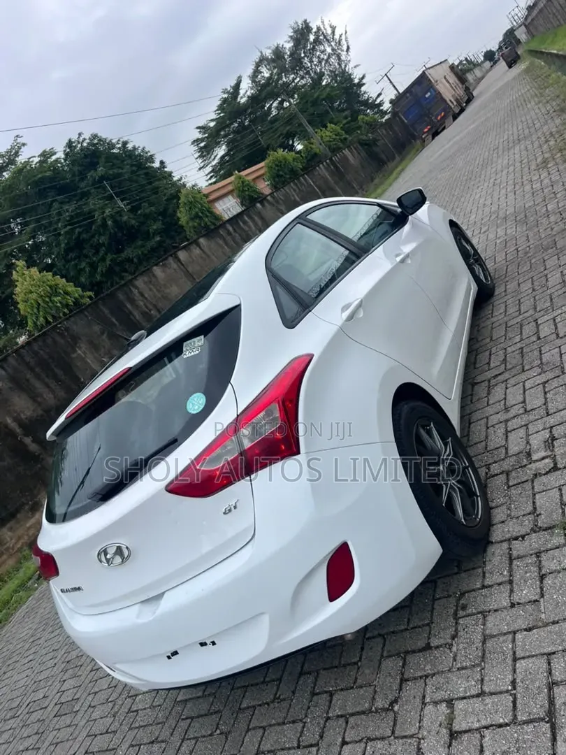 Hyundai Elantra Limited 2018 White