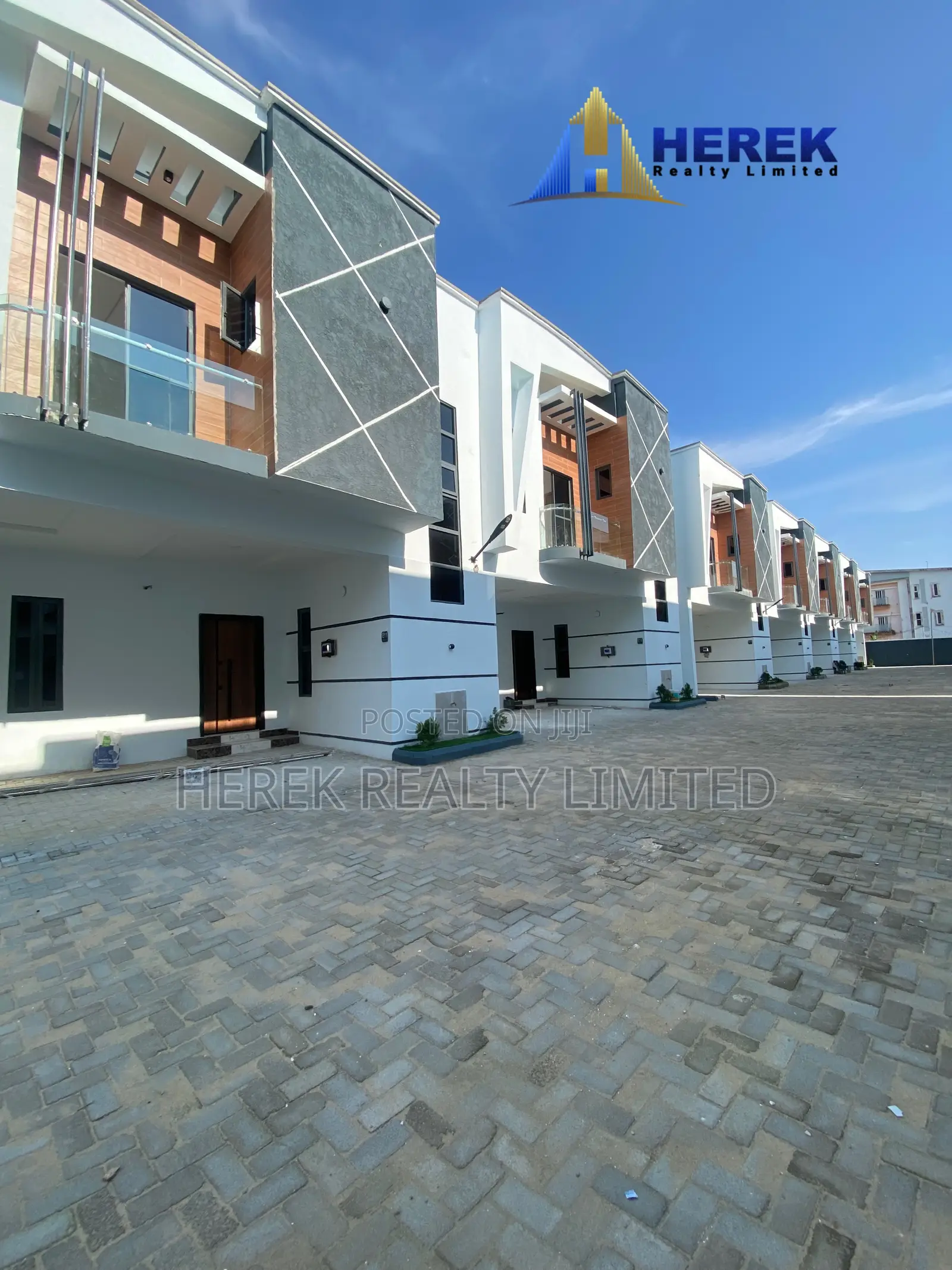 4bdrm Duplex in Ilaje Estate, Ado / Ajah for sale
