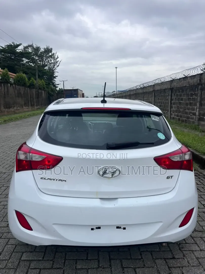 Hyundai Elantra Limited 2018 White