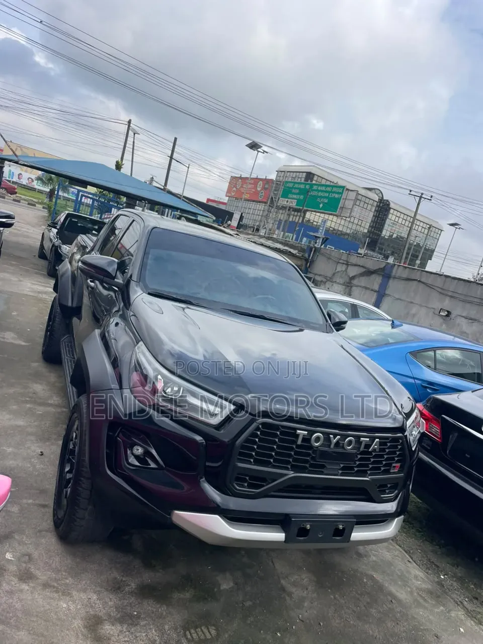 Toyota Hilux 2025 Black
