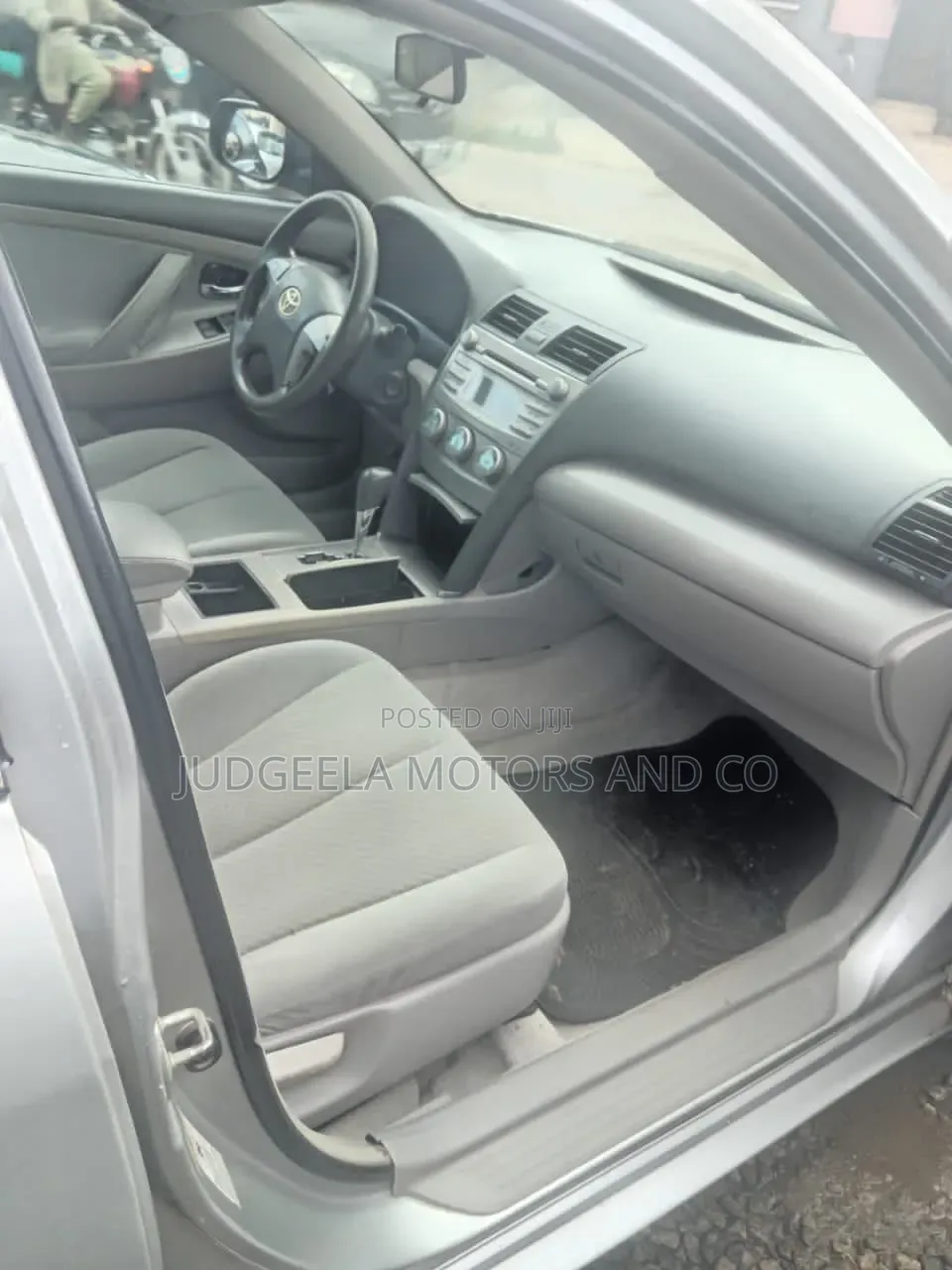 Toyota Camry 2009 Silver