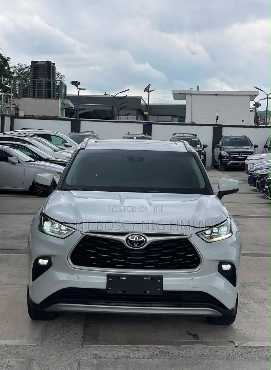 Toyota Highlander Limited FWD 2023 White